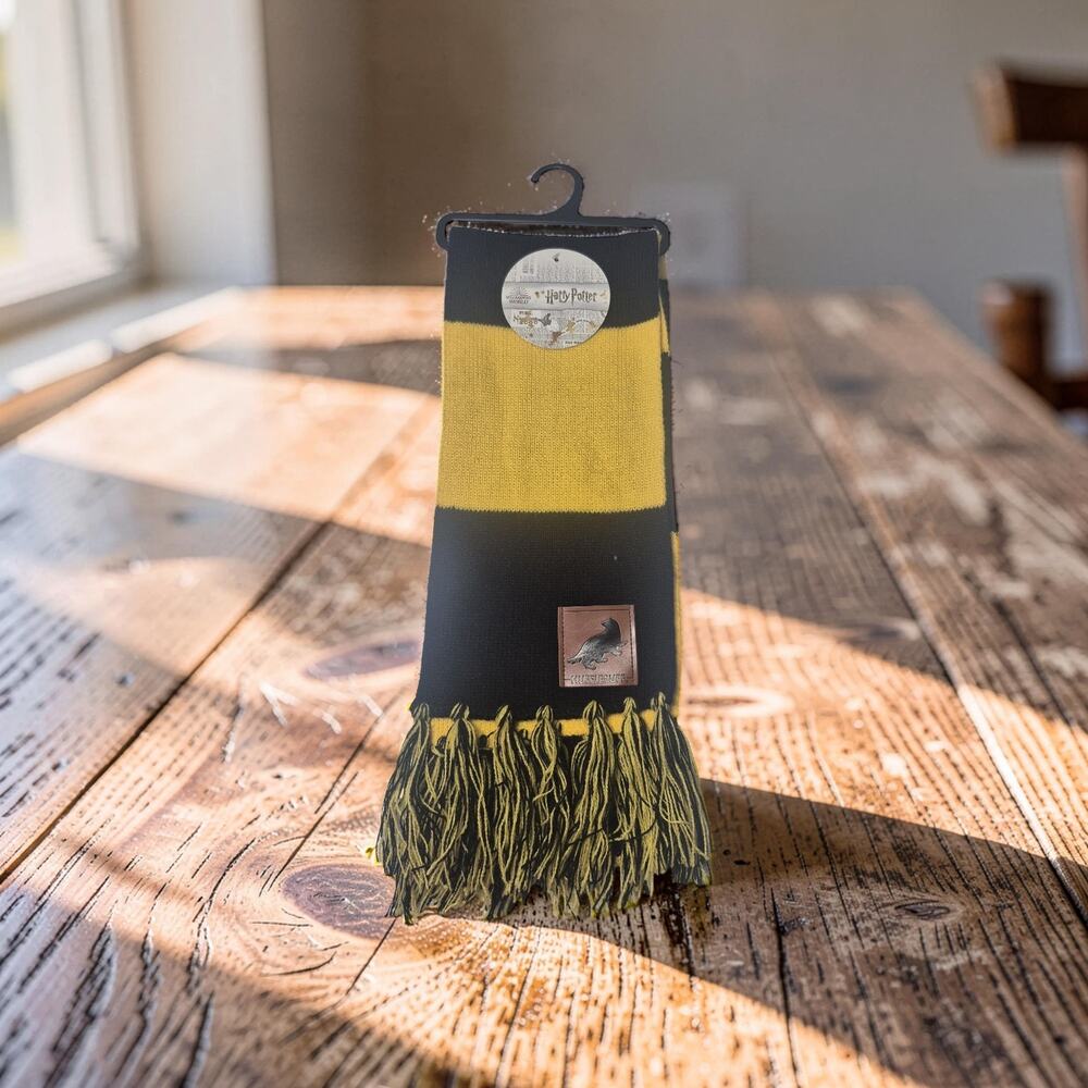 Harry Potter Hufflepuff Scarf - New With Tags